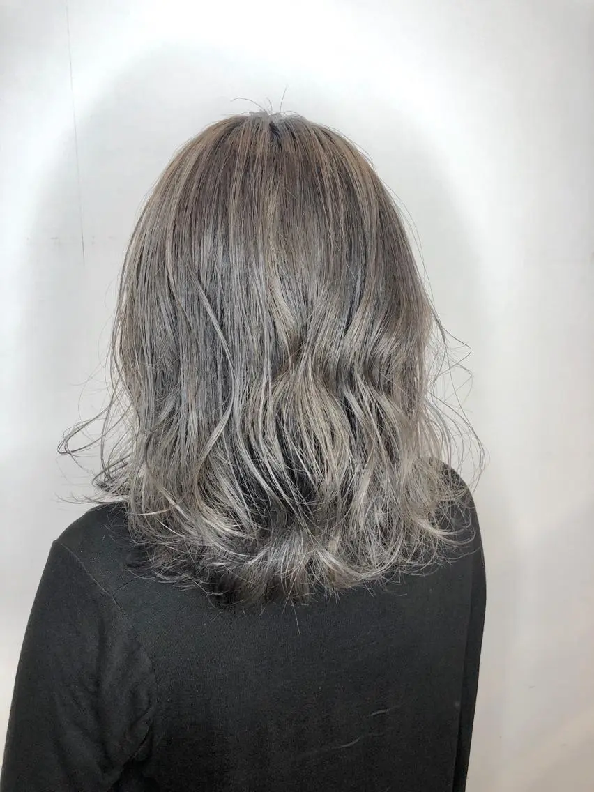 ミディアム カラー ヘアアレンジ 美髪.艶髪.髪質改善 LoLo.サリのヘアスタイル