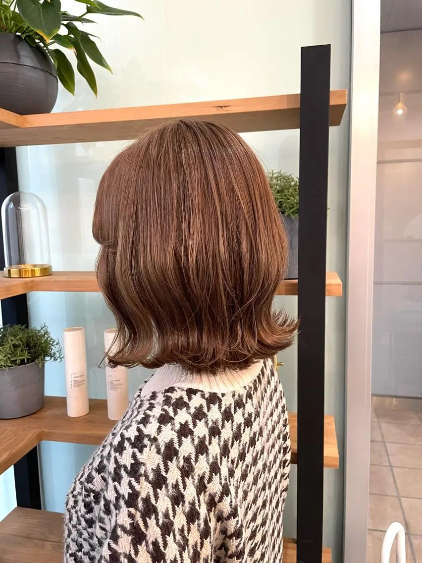 ミディアム ボブ 外ハネヘア カット ヘアカラー トリートメント 鈴木 雅人のヘアスタイル