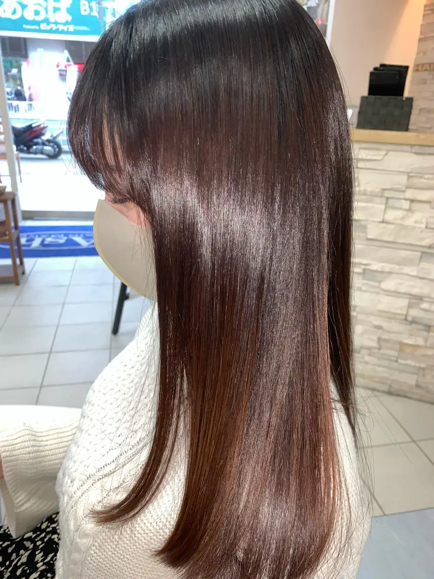 セミロング パーマ トリートメント カット ヘアカラー 縮毛矯正 トリートメント 髪質改善/縮毛矯正 /レイヤーカット岡部のヘアスタイル