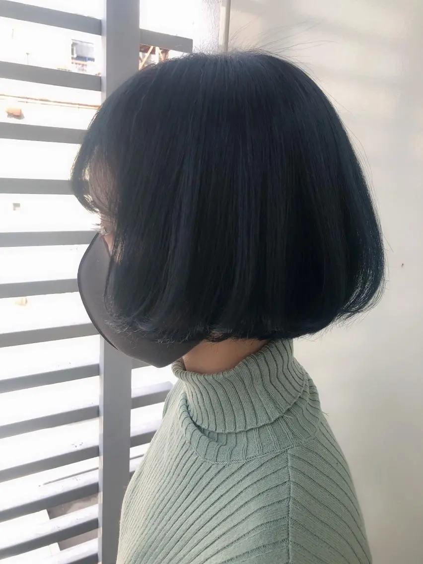 ミディアム カラー カット ヘアカラー トリートメント 韓国🇰🇷レイヤー 映える顔周り🩷のヘアスタイル