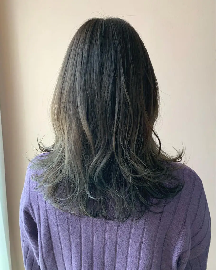 ロング カラー グレージュ オリーブグレージュ オリーブグレー hubhair レイヤー/透明感のヘアスタイル