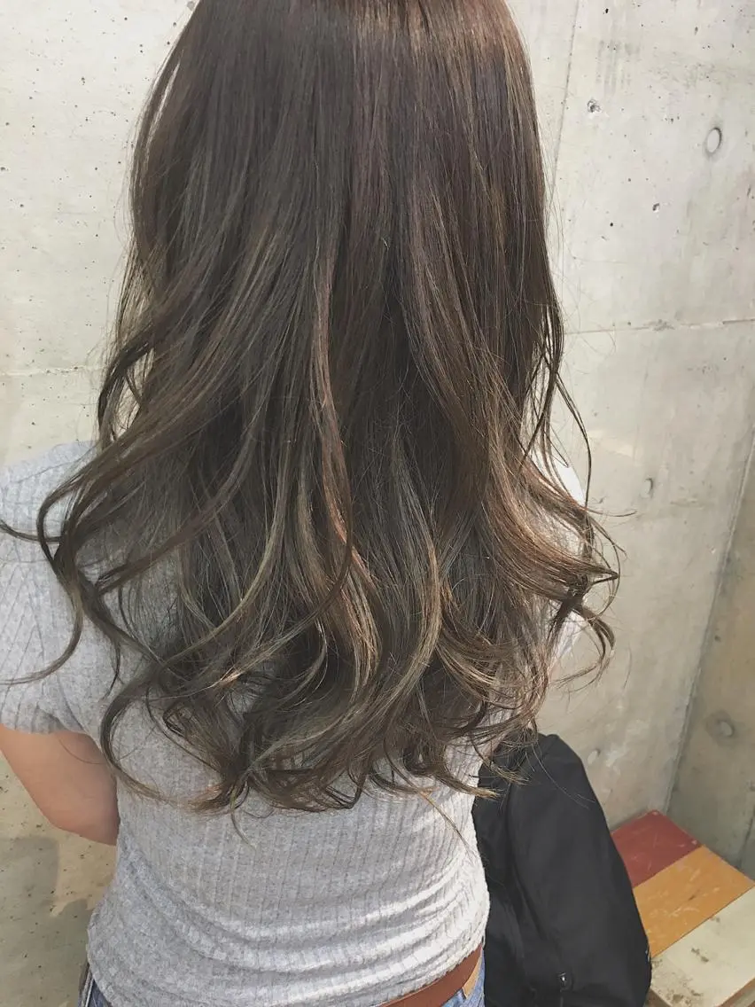 ミディアム カラー アディクシーカラー アッシュ ベージュカラー ブリーチ グラデーションカラー カット ヘアカラー トリートメント ヘアセット センスをお届けします 大谷将生infpのヘアスタイル