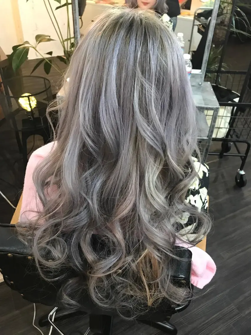 ロング カラー ラベンダーカラー ピンクカラー シルバー ホワイトシルバー WEST OLAND 安藤のヘアスタイル