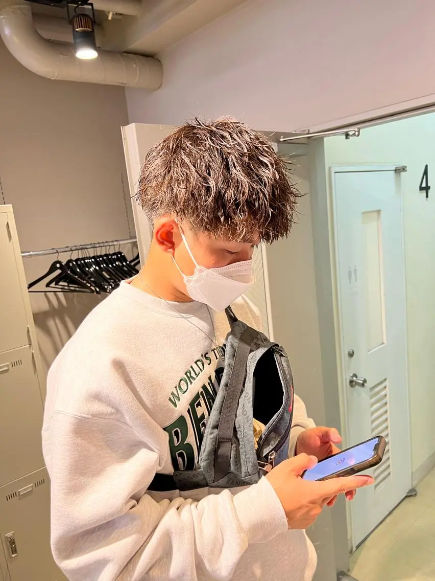 ショート カラー パーマ メンズ メンズパーマ特化 TAIGAのヘアスタイル