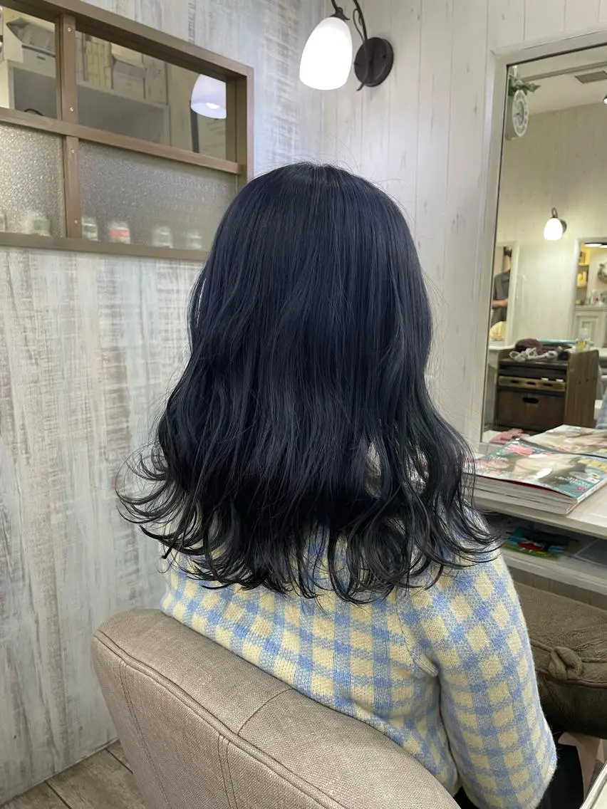 セミロング ネモトメイナ🌿 今月末で退職しますのヘアスタイル
