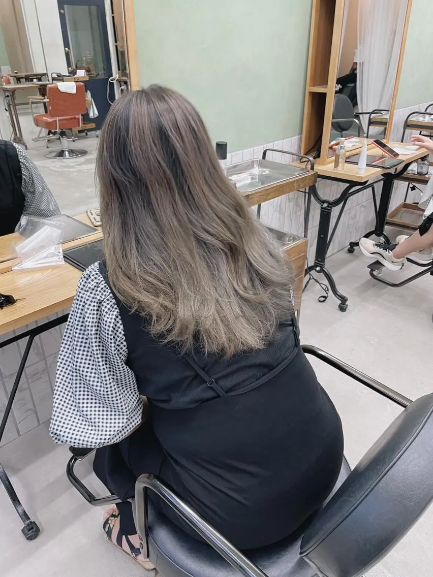 ロング カラー バレイヤージュ レイヤーカット スギヤマ ショウゴのヘアスタイル
