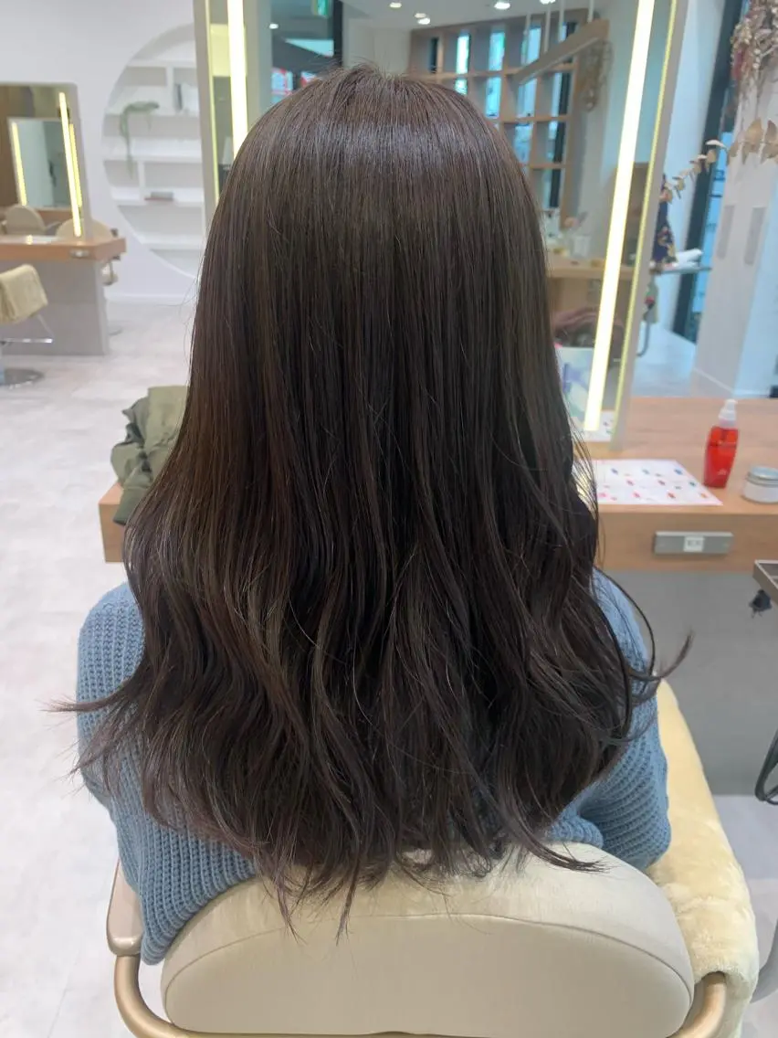 カラー アッシュ カット ヘアカラー トリートメント ヘッドスパ 近 紗理奈のヘアスタイル