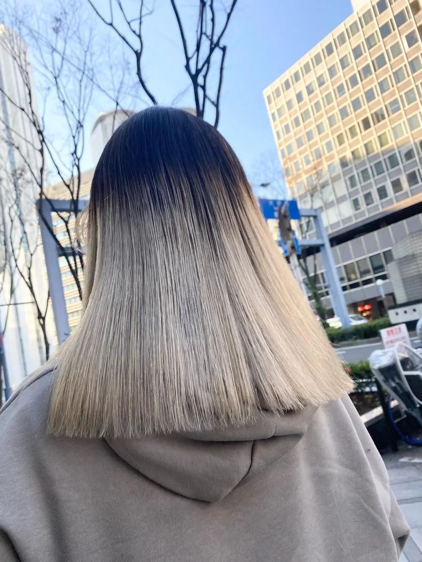 セミロング デザインカラー/ボブ ブリーチカラー/ユリのヘアスタイル