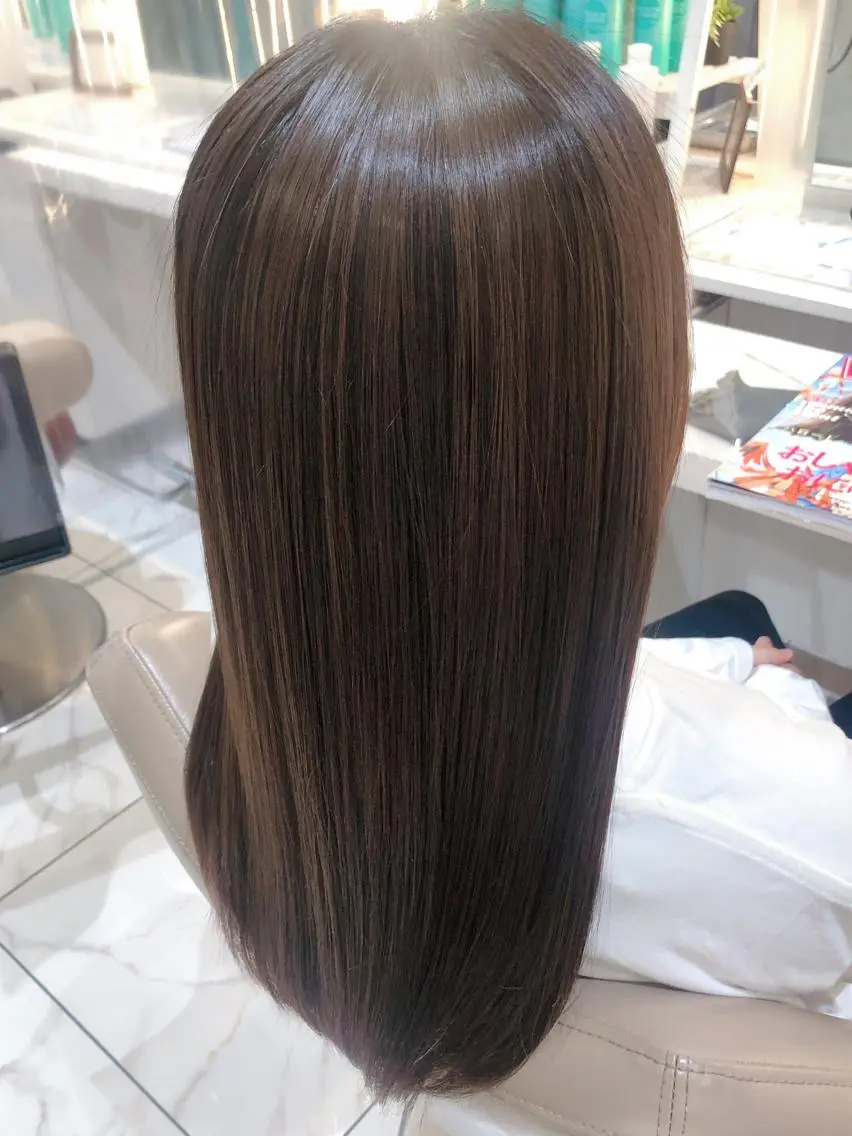 セミロング カット ヘアカラー トリートメント 三箇島陽香/髪質改善 クロスパーマ縮毛矯正のヘアスタイル