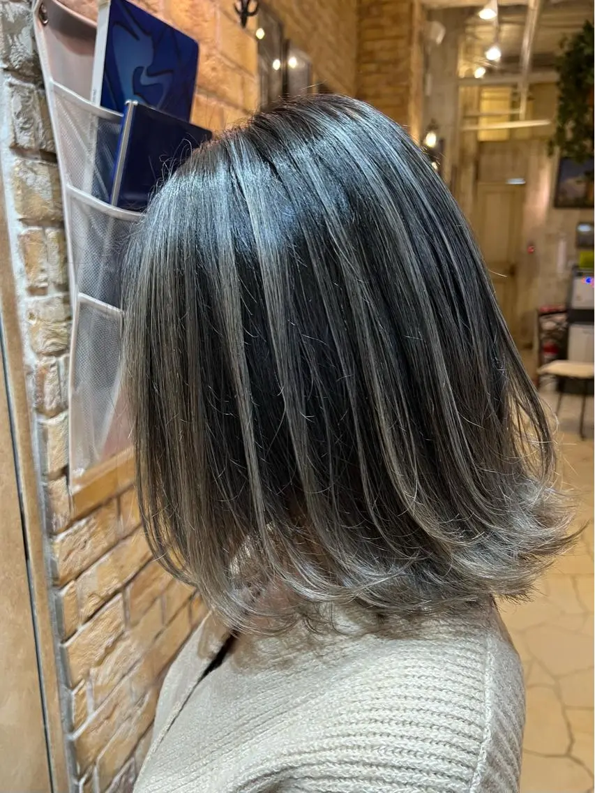 ミディアム 艶髪🫧髪質改善 縮毛矯正✨影山湧市のヘアスタイル