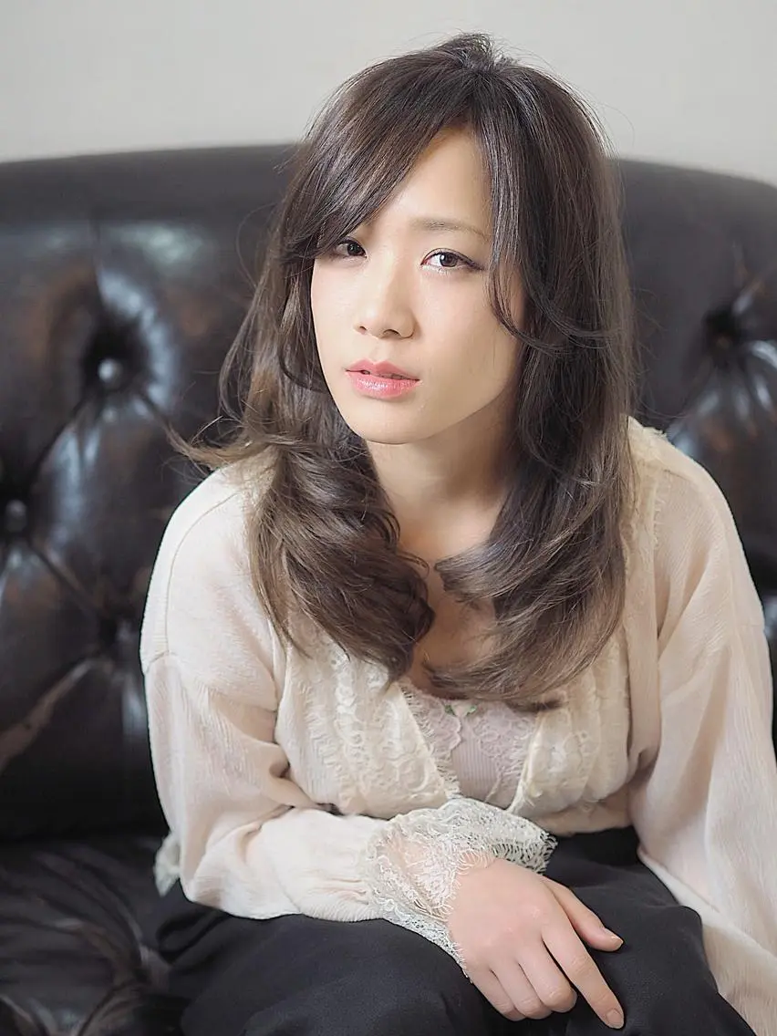 セミロング カラー ヘアアレンジ 透明感カラー グレージュ 坂本 直樹のヘアスタイル