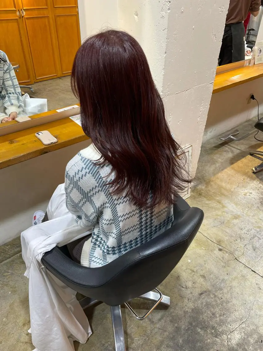 ロング カラー ピンクカラー トリートメント カット ヘアカラー トリートメント MIOベージュカラー 柔らかいカラーのヘアスタイル