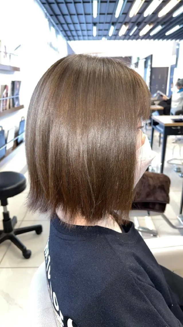 ショート カラー LiTA長嶺 小佐井悠未のヘアスタイル