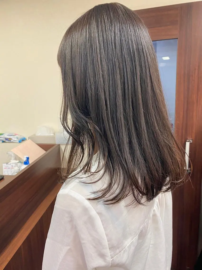 セミロング カラー レイヤーカット カット ヘアカラー トリートメント せこぐち まいのヘアスタイル