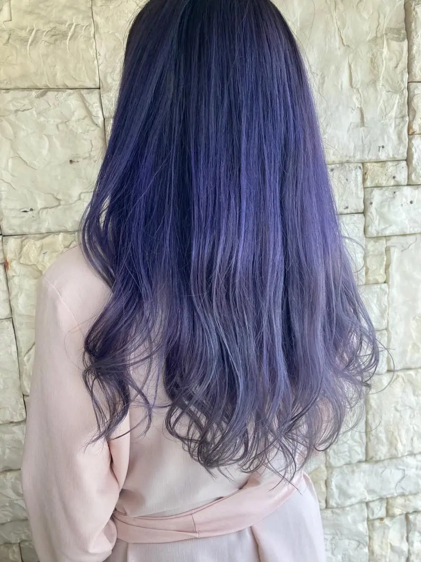 カラー ブリーチ 井上 歩美のヘアスタイル