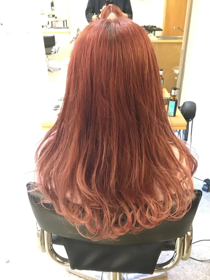 セミロング カラー ブリーチ デザインカラー グラデーションカラー ピンクカラー 髪質改善 メンズ眉毛ITSUK Iメンズ専門　新宿の眉毛・アイブロウイメージ