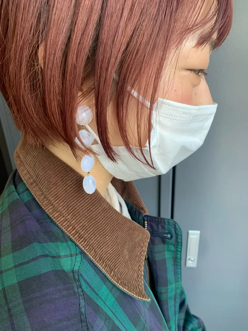 ショート カラー ヘアアレンジ サナ🌱 切りっぱなしボブのヘアスタイル
