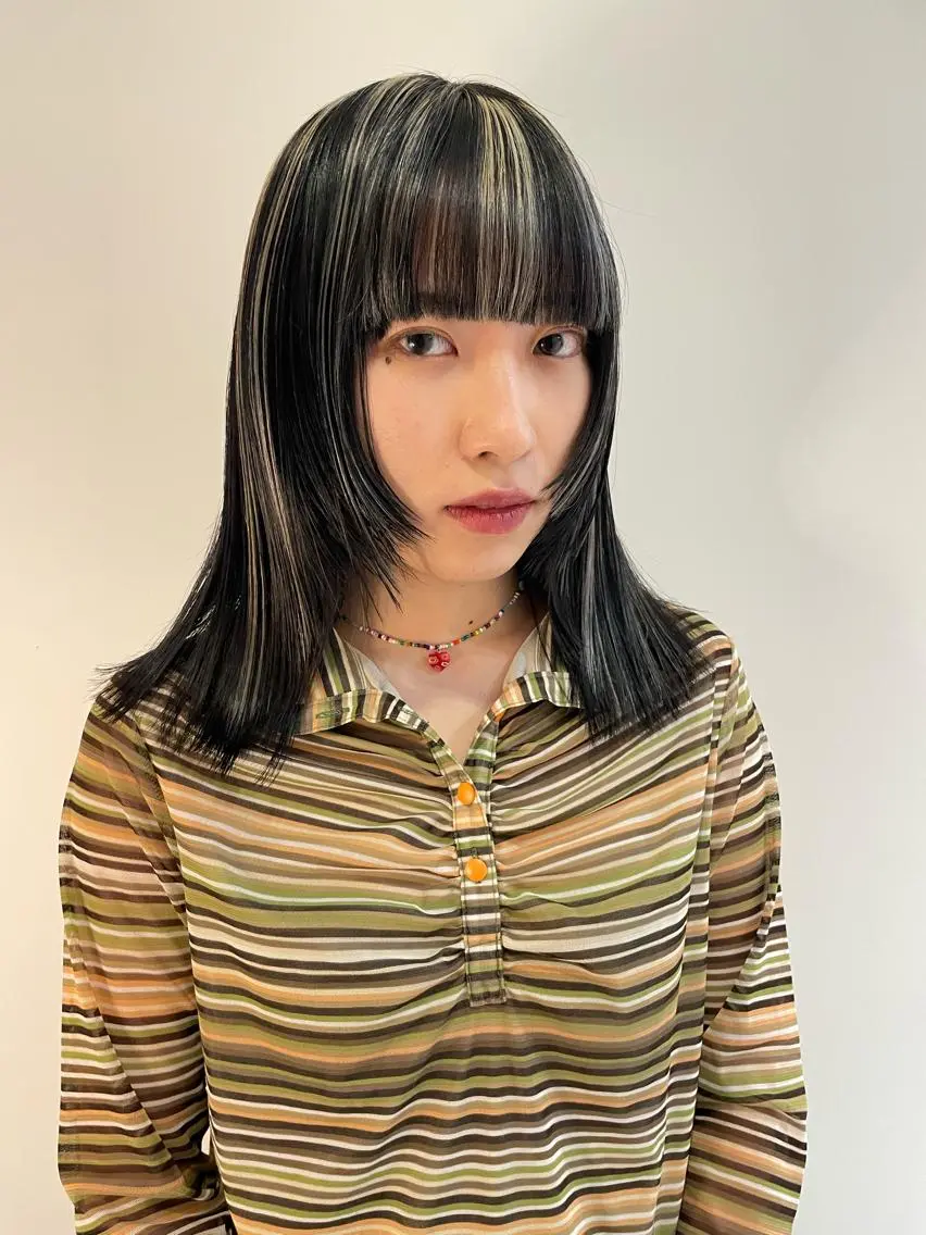 ミディアム カラー ハイライトカラー ハイライト カット ヘアカラー トリートメント ブリーチ😼 ボブ✍️レイヤーのヘアスタイル
