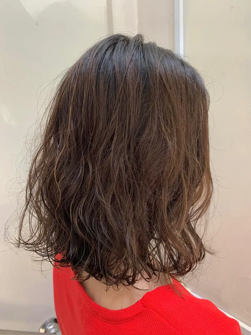 ミディアム パーマ ミディアムパーマ カット パーマ トリートメント 村上 吉斗のヘアスタイル