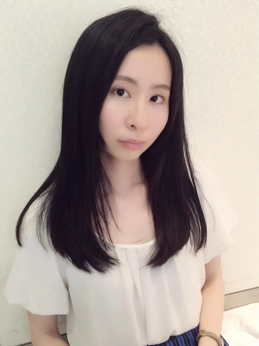 ロング 田中 奈布のヘアスタイル
