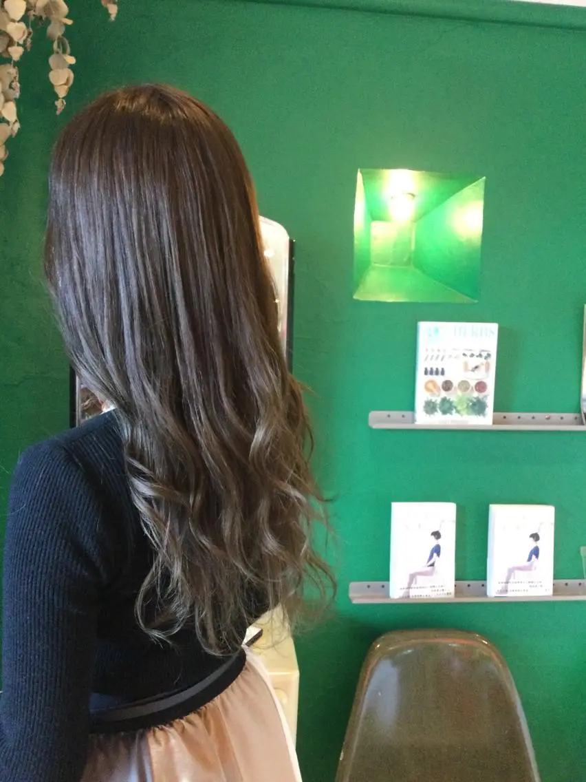 カラー ダークグレー 今出 りょうやのヘアスタイル