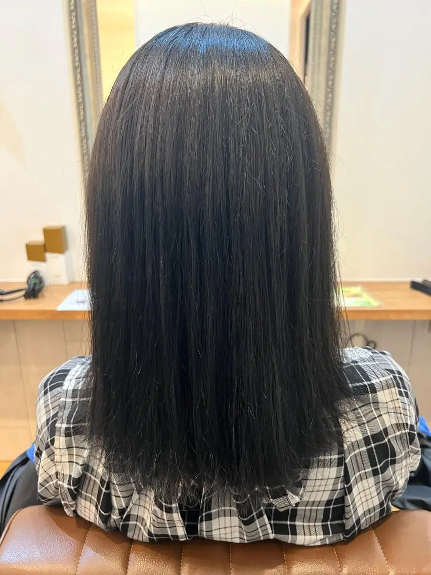 セミロング カラー 黒髪 ブルーカラー ブルーブラック 🐰ハイトーンカラー 畠山 渡🐰のヘアスタイル