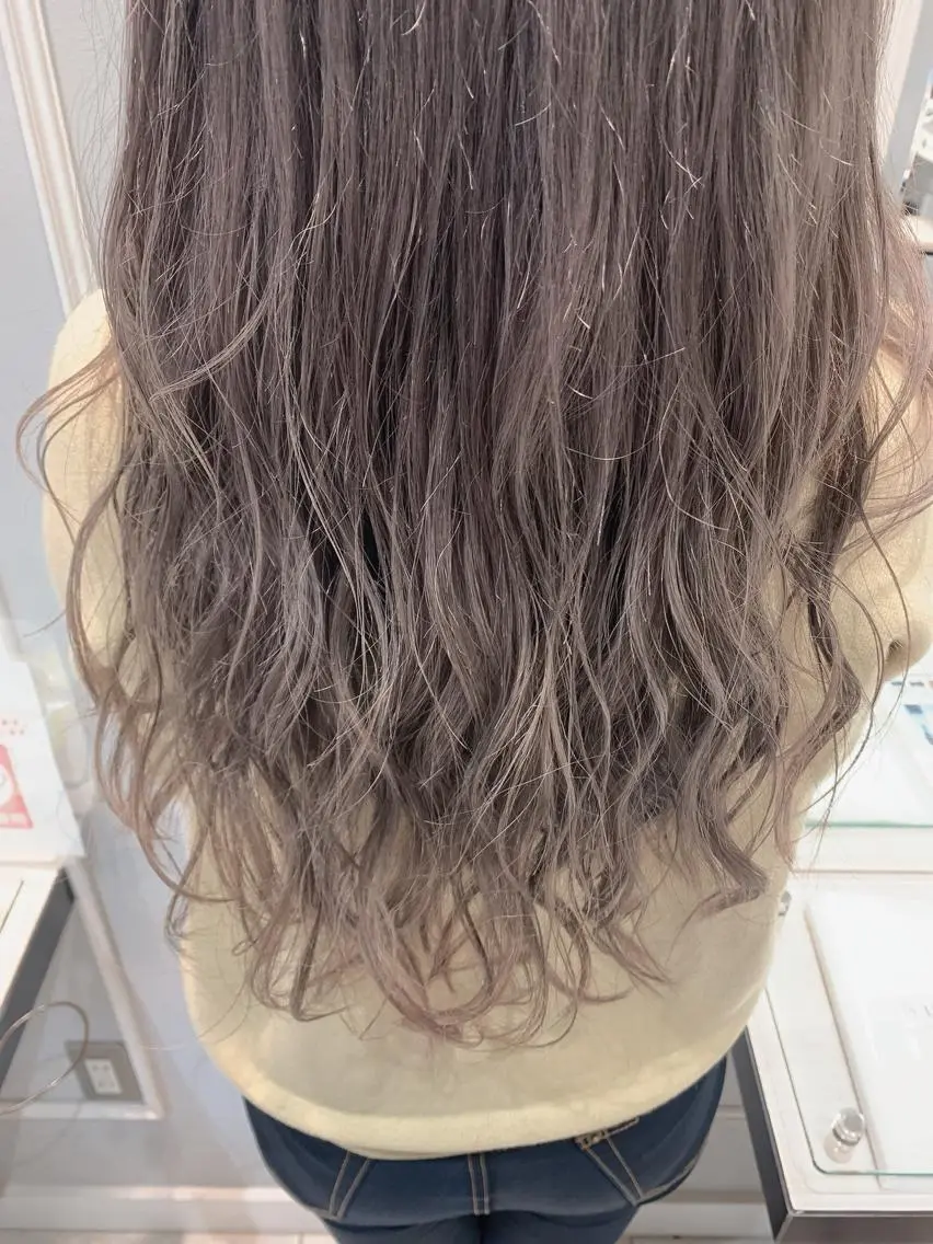 ロング カラー グレージュ パープルカラー ヘアカラー トリートメント 🦖鶴岡 香純🦖のヘアスタイル