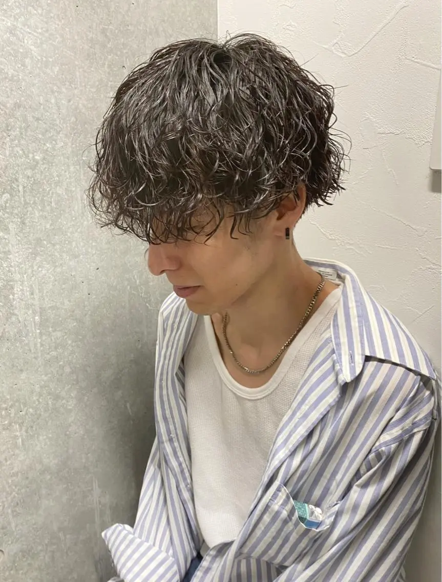 パーマ ヘアアレンジ メンズ メンズブリーチ メンズハイライト メンズインナーカラー メンズパーマ ツイストスパイラルパーマ カット パーマ トリートメント 🌷FUKA🌷 まろやかハイトーンのヘアスタイル
