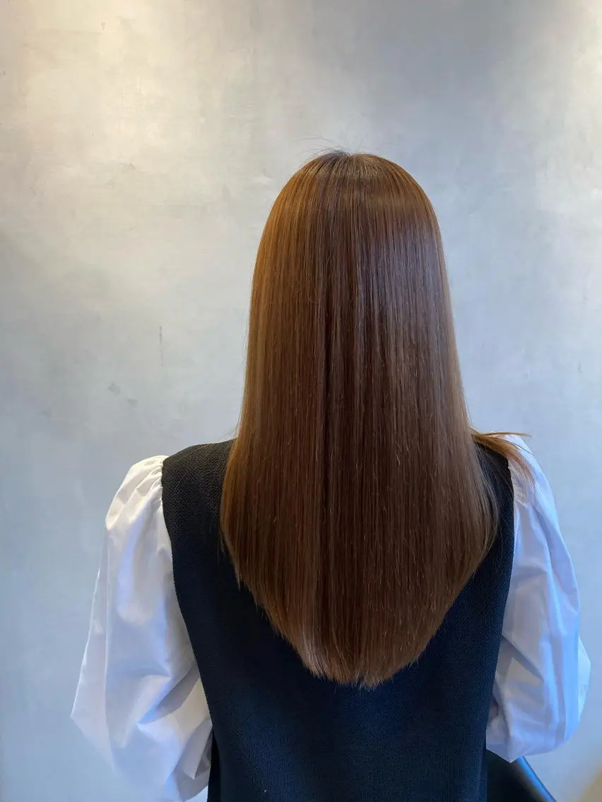 ロング EARTH岩楯 優貴のヘアスタイル