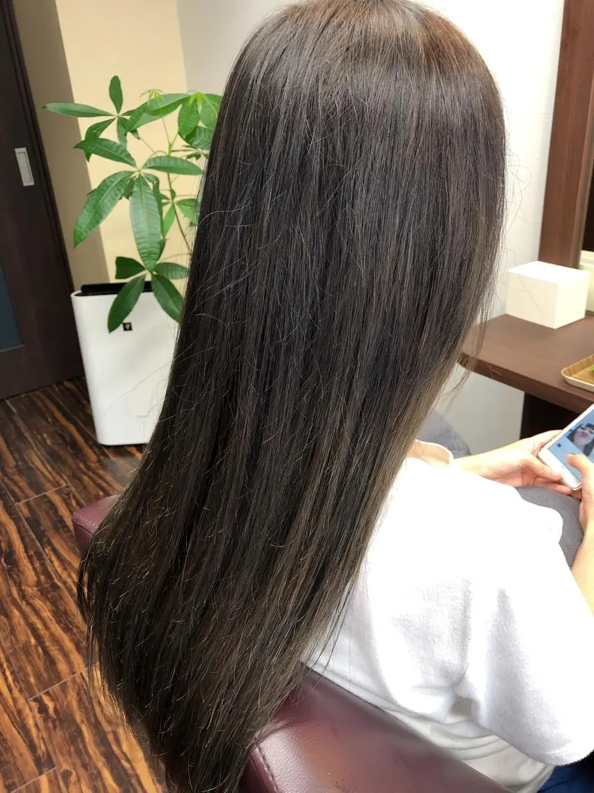ロング カラー ブリーチ グラデーションカラー ハイトーンカラー 堀内 七海のヘアスタイル
