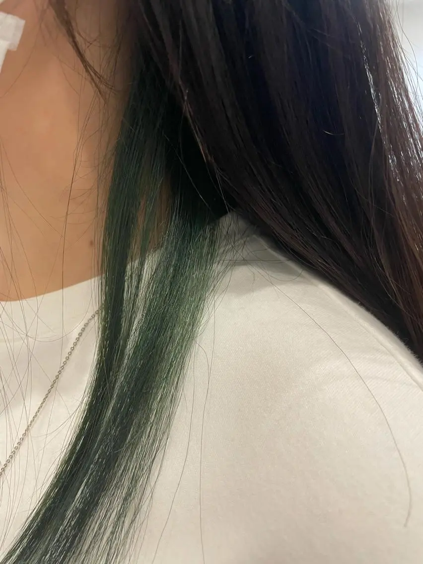 カラー 中根 麻友香のヘアスタイル
