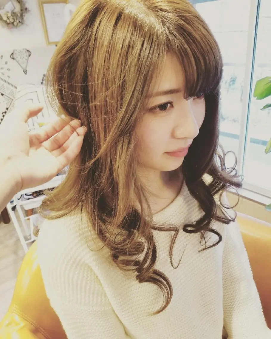 ロング カラー アディクシーカラー グレージュ 外国人風カラー 学生 spa hair ark 富井直美のヘアスタイル