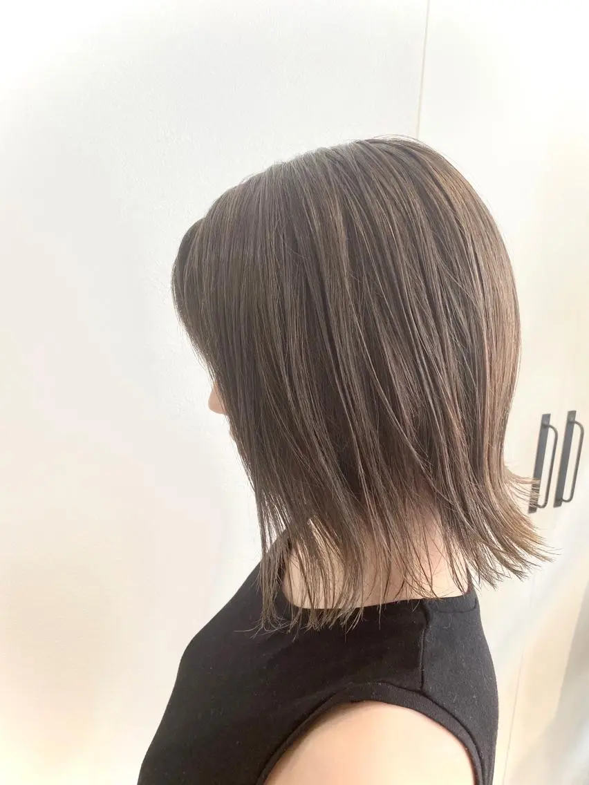 ミディアム カラー アッシュ ベージュカラー イルミナカラー ボブ カット ヘアカラー トリートメント Kazu .Kのヘアスタイル