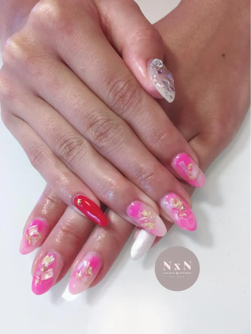 ネイル ジェルネイル 大理石ネイル(マーブル) ピンク ぷっくりネイル ハンドネイル nail salon N×Nのネイルデザイン