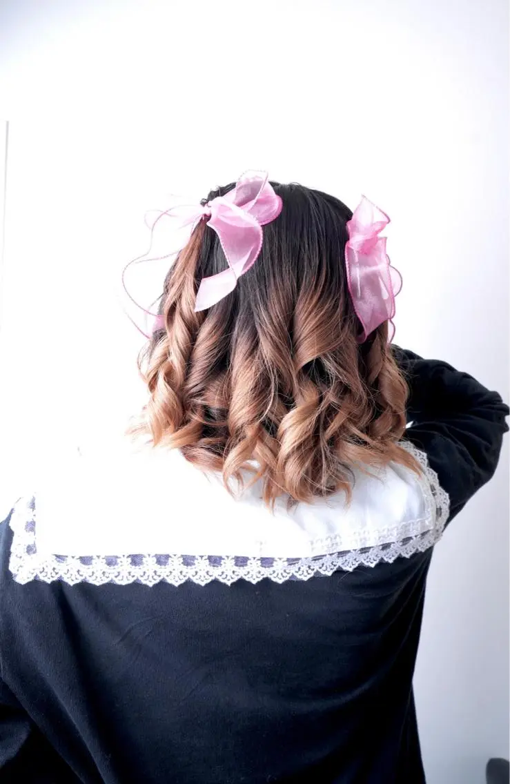 ミディアム カラー パーマ ヘアアレンジ アイブロウ ヘアセット 推し活専用 【派手髪】飯野ゆかりのヘアスタイル