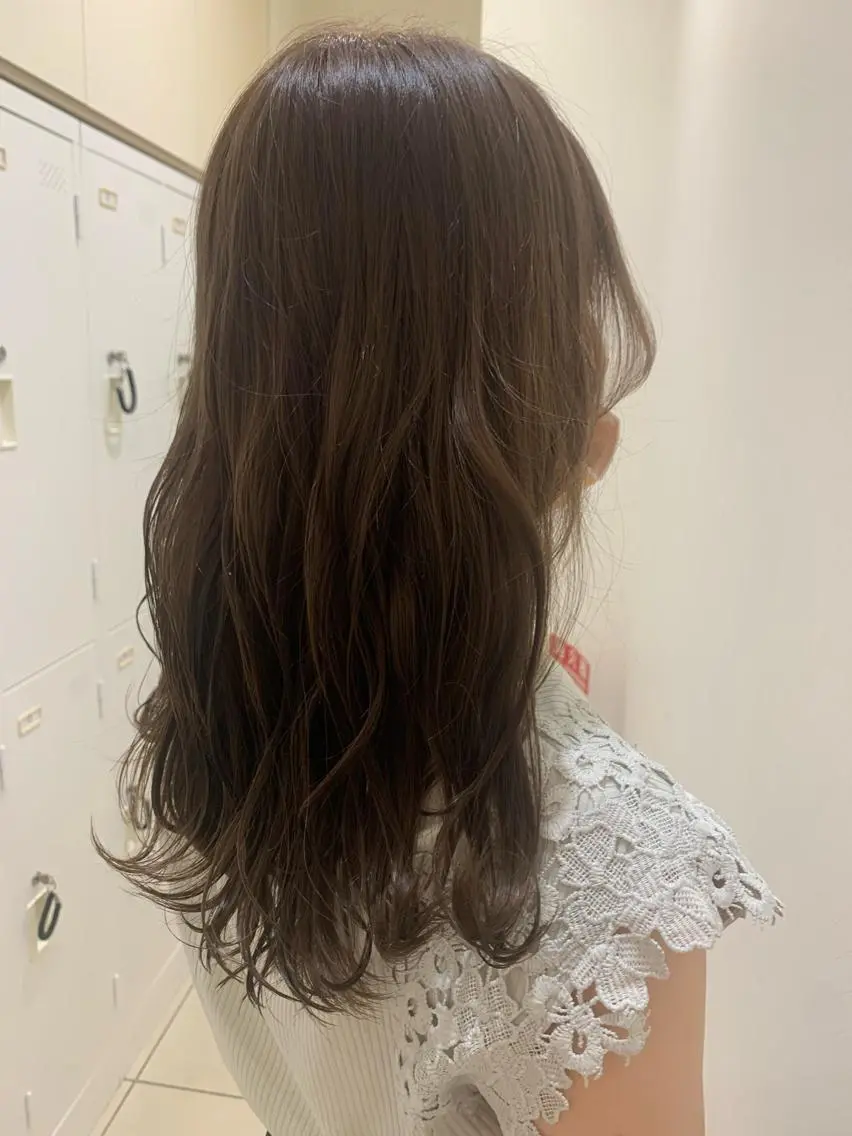 セミロング 川上 美咲のヘアスタイル