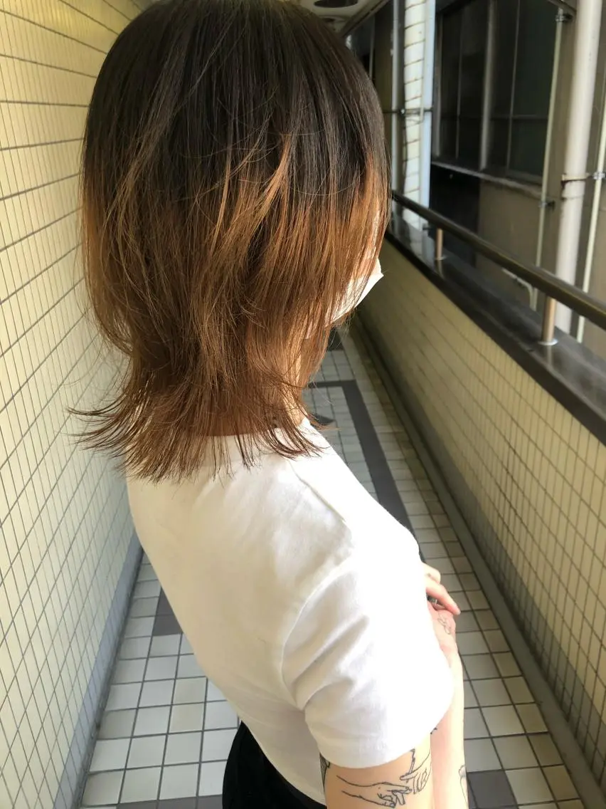 ミディアム カラー バレイヤージュ レイヤーカット パーマ美容師 hanaのヘアスタイル