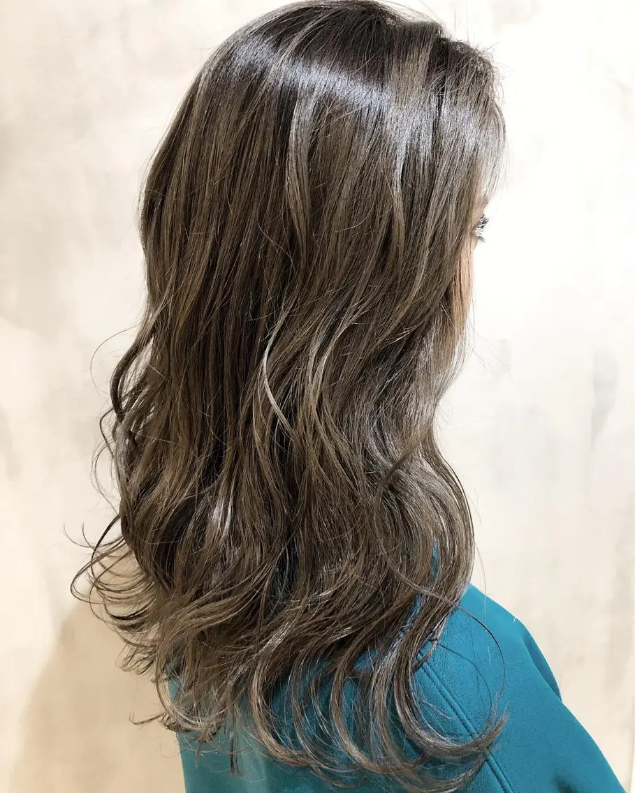 セミロング カラー ヘアアレンジ ネイル マツエク・マツパ セミロングパーマ アッシュ バレイヤージュ ベージュカラー 透明感カラー カット ヘアカラー 夜23時まで予約🉑 reverieあきらのヘアスタイル