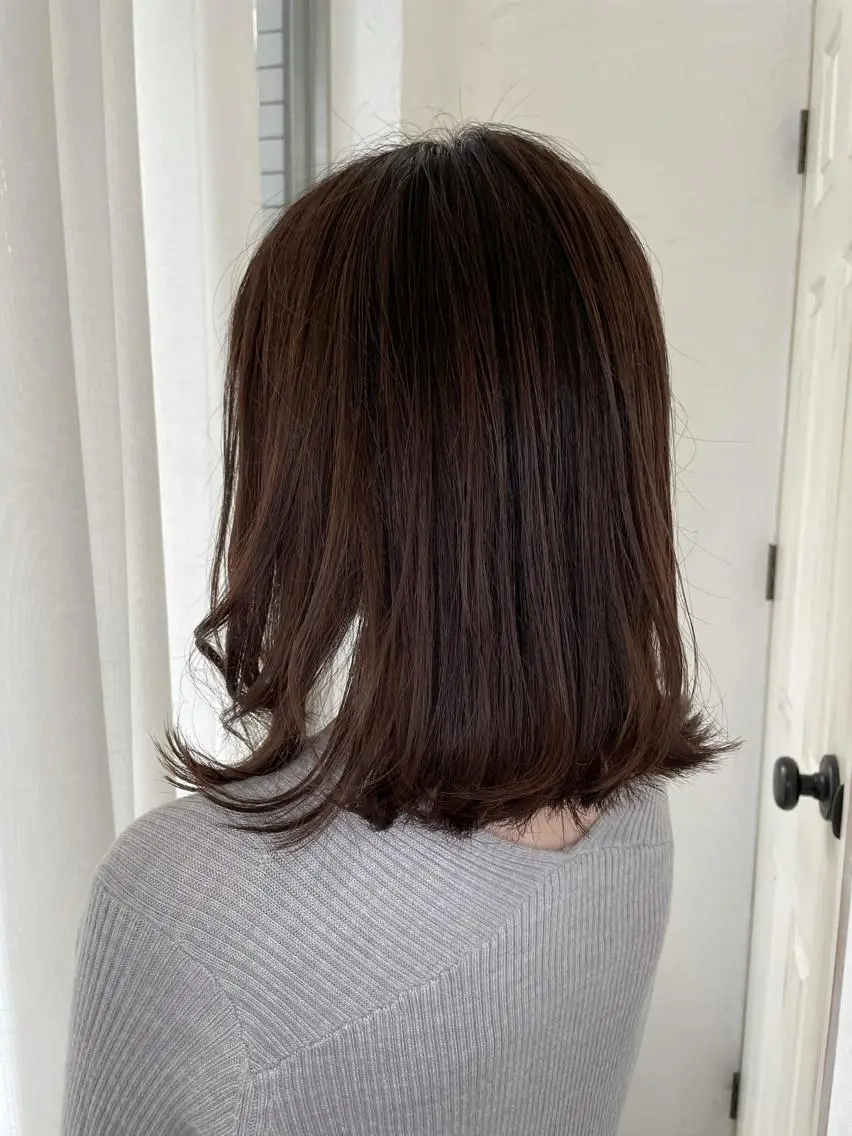 ミディアム カラー fio マナミのヘアスタイル