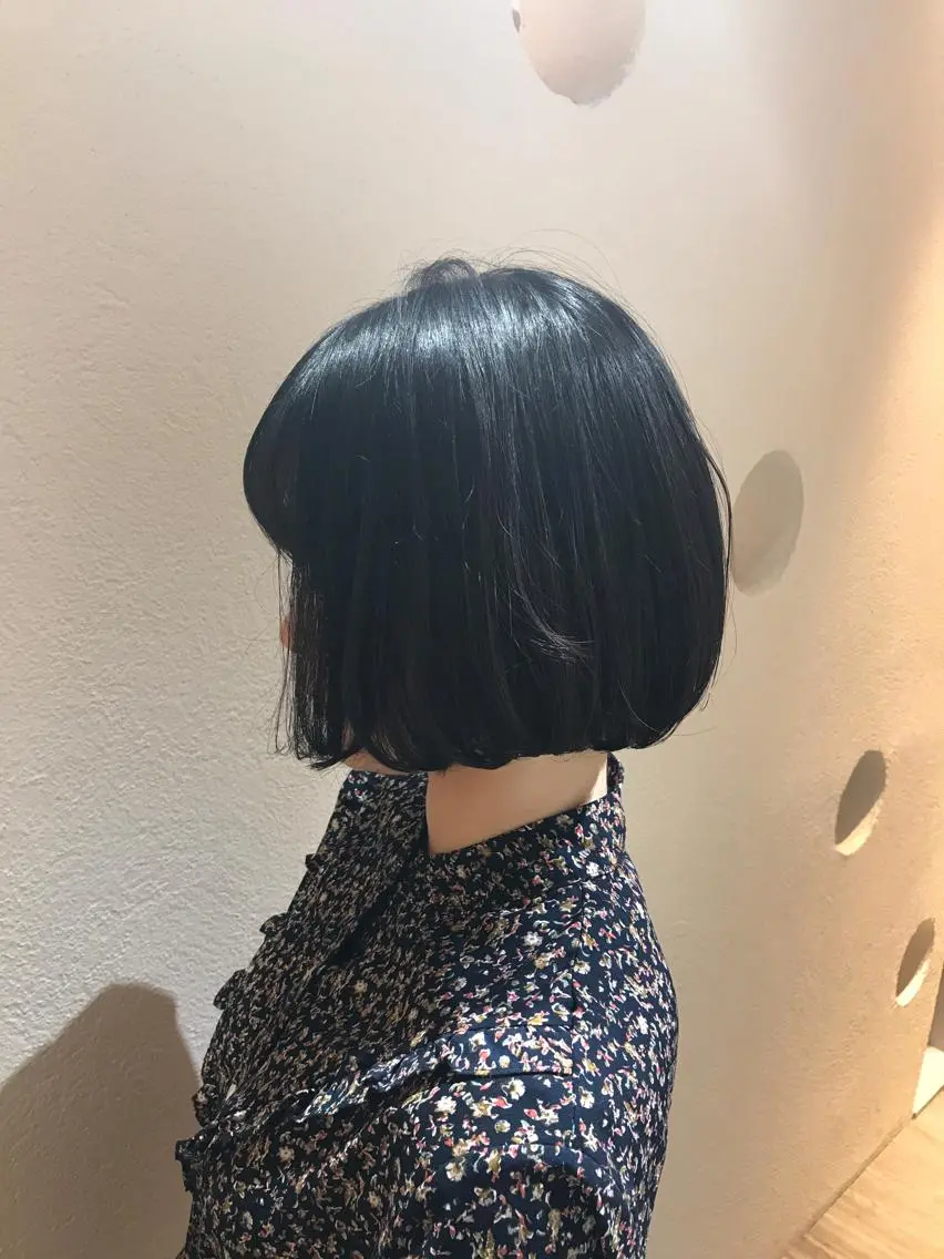 ミディアム ウルフカット/吉村 桃子のヘアスタイル