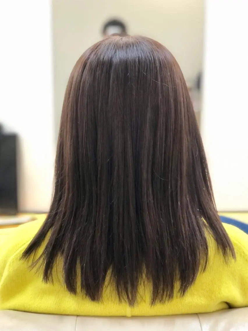 ミディアム カット ヘアカラー トリートメント H by Real meのヘアスタイル