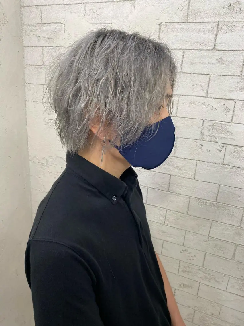 カラー メンズ メンズパーマ シルバー グレージュ達人/赤み 消し/ブリーチ/岩崎のヘアスタイル