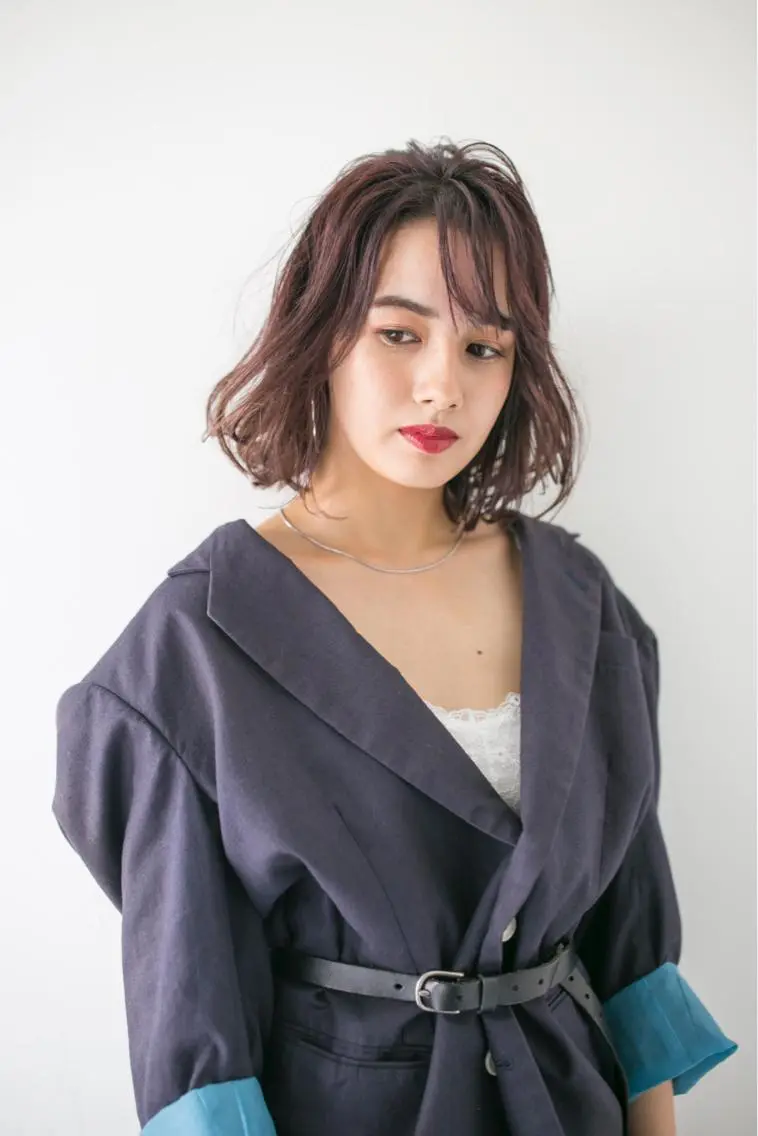 ミディアム 💓パーマ，💗 レイヤーカットのヘアスタイル