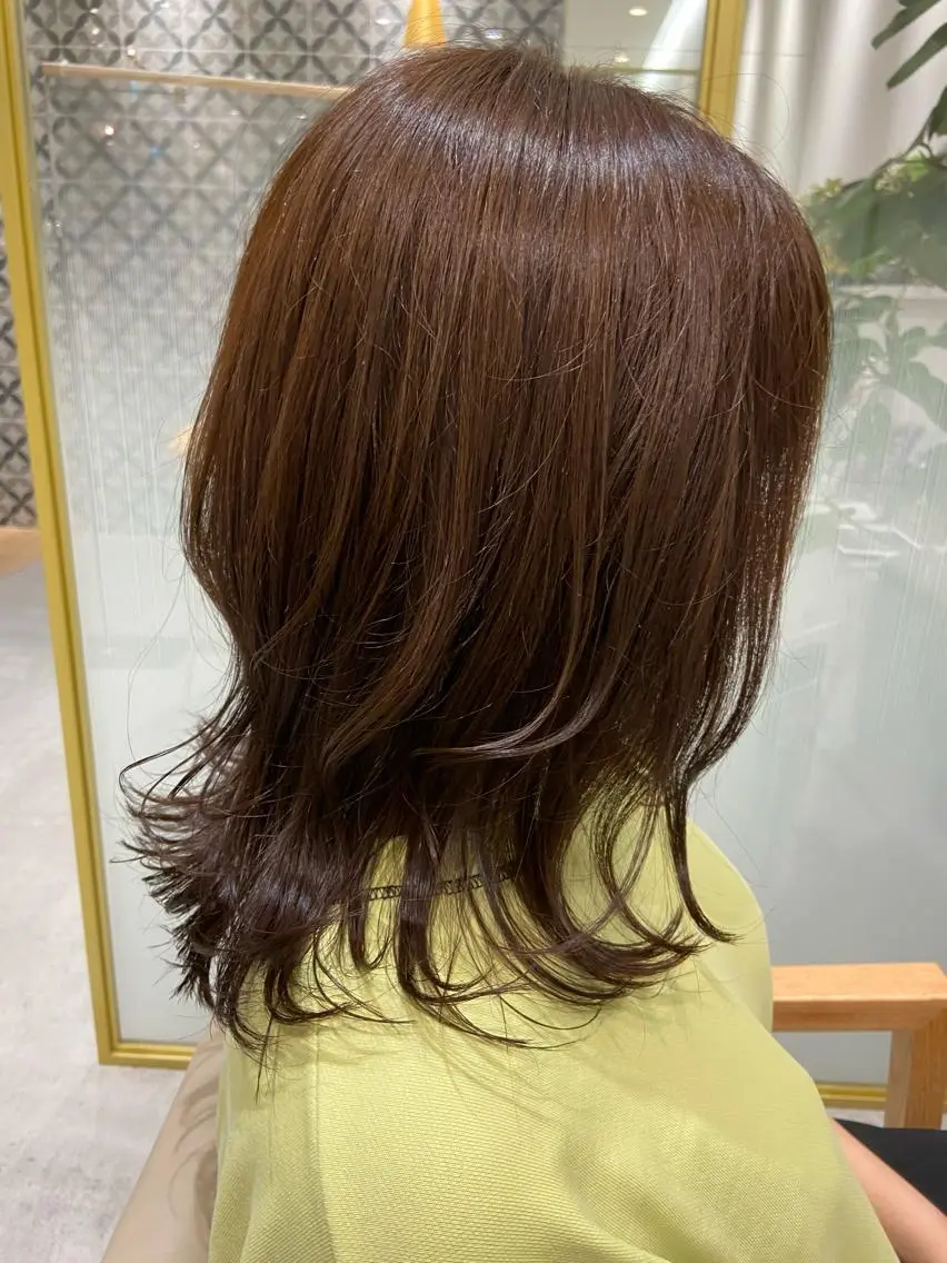 ミディアム レイヤーカット ローレイヤー 外ハネヘア 桝野 尚也のヘアスタイル