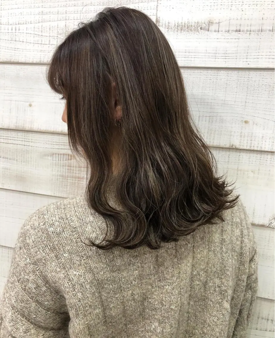 セミロング カラー ヘアアレンジ ブリーチダブルカラー 元町三宮/三ノ宮のヘアスタイル