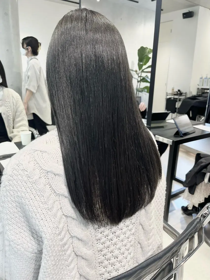 ミディアム カラー パーマ ヘアアレンジ ヘアカラー トリートメント 透明感/オリーブ/ グレージュ/YUKAのヘアスタイル