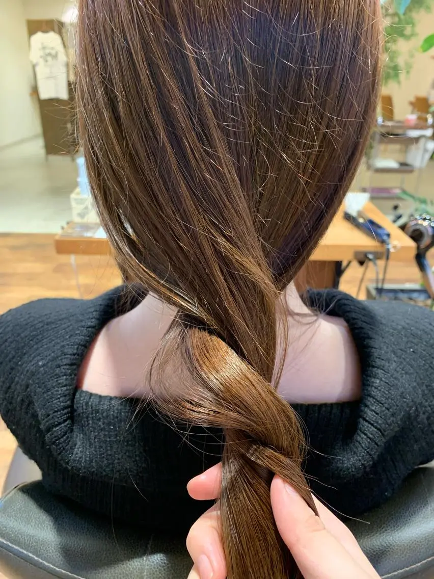 セミロング カラー 齋藤 みさきのヘアスタイル
