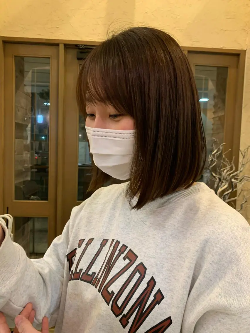 ミディアム カラー カワサキ マホのヘアスタイル