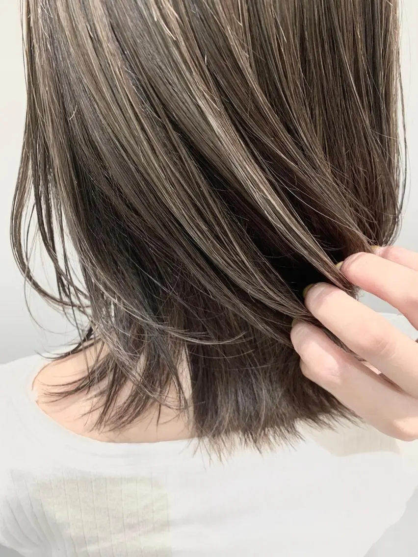 ミディアム ハイライト ヘアカラー トリートメント 🦖鶴岡 香純🦖のヘアスタイル