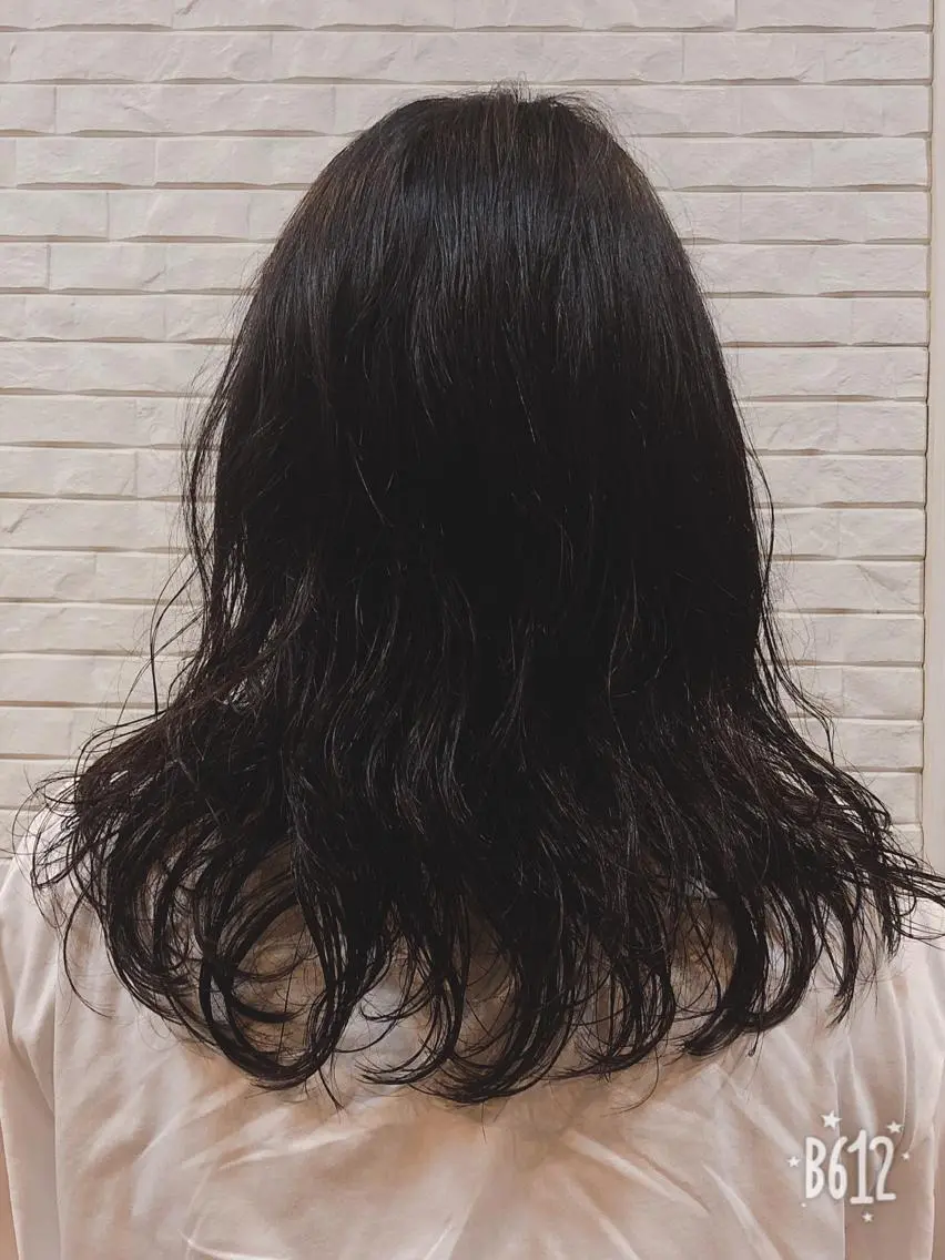 セミロング パーマ 伊藤 さやかのヘアスタイル